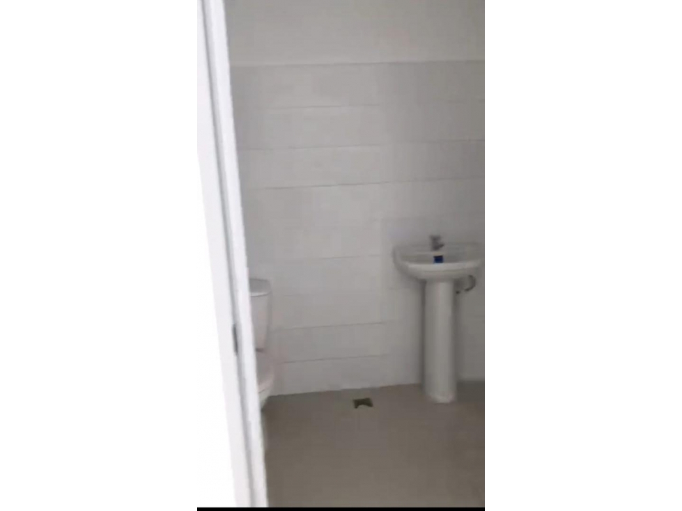 Se alquila local comercial en bella vista 130m2 $1950 - 5