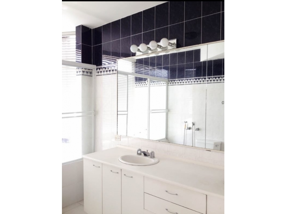 Se alquila apartamento en dos mares $1100 — foto 5