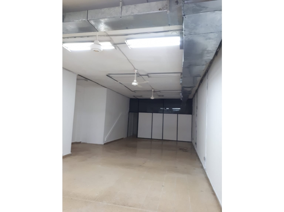 Se alquila local comercial de 340 m2 en bella vista $2500 - 3