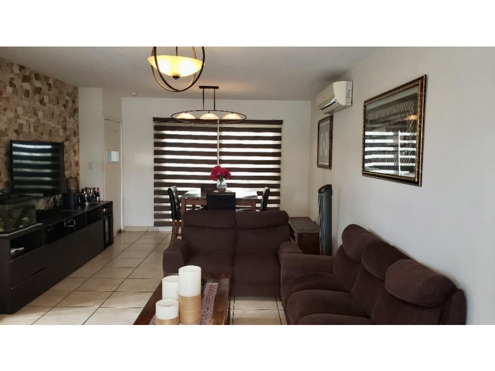 SE VENDE CASA EN PASEO DEL NORTE PH ALPES $225,000 AM - 1