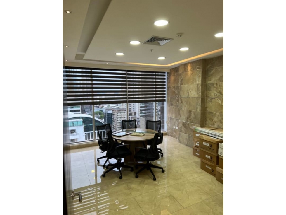 ALQUILER OFICINA EN OBARRIO 106 Mts $2,000
