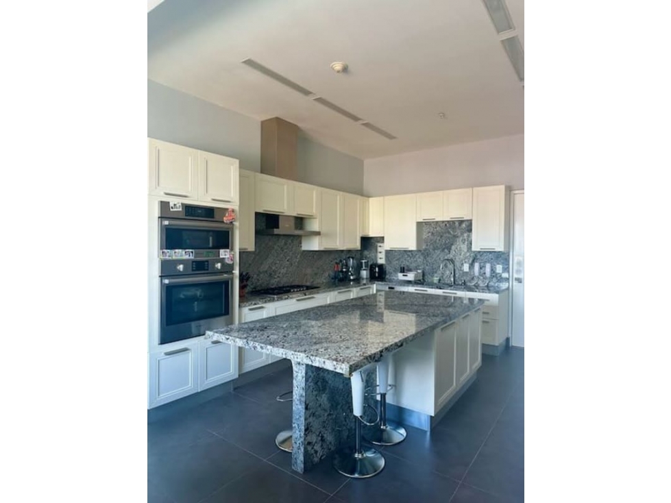 SE VENDE LUJOSO APARTAMENTO EN SANTA MARIA — foto 6