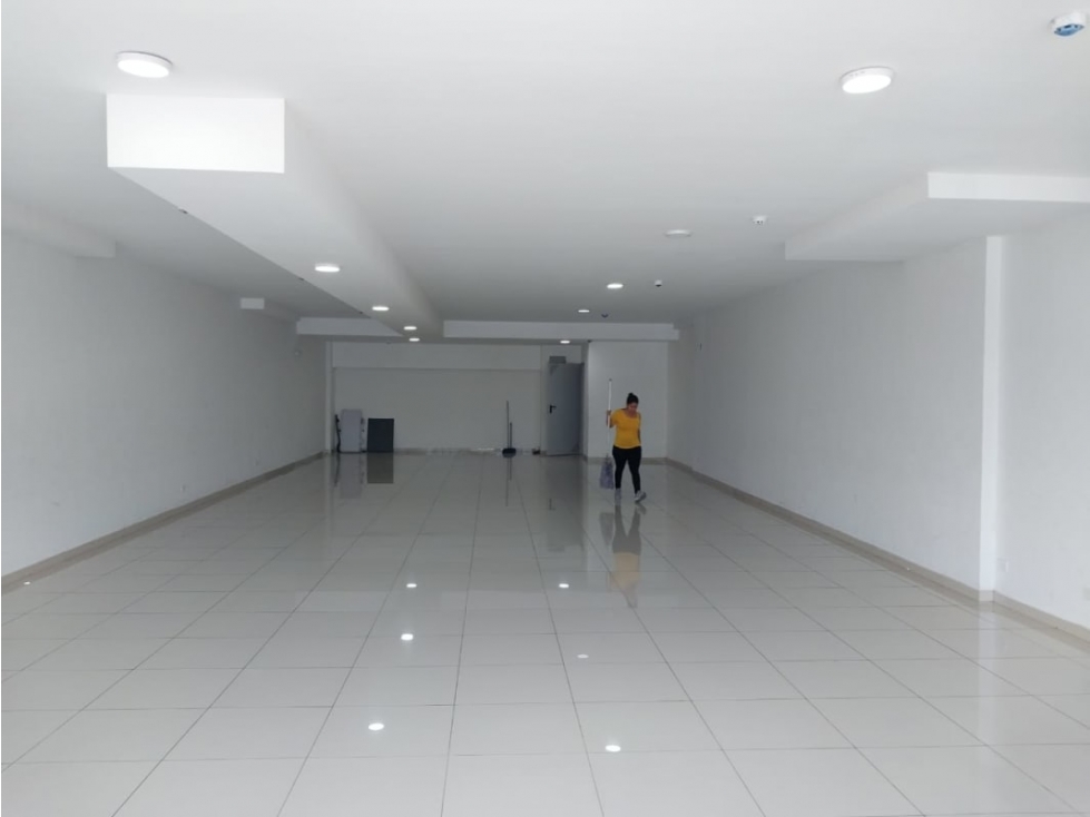 Alquilo Extraordinario Local listo para ocupar en la cresta — foto 5