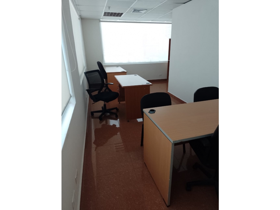 SE ALQUILA OFICINA EN EL CARMEN — foto 2