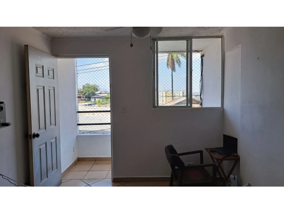 SE VENDE APARTAMENTO EN LA 12 DE OCTUBRE NEGOCIABLE