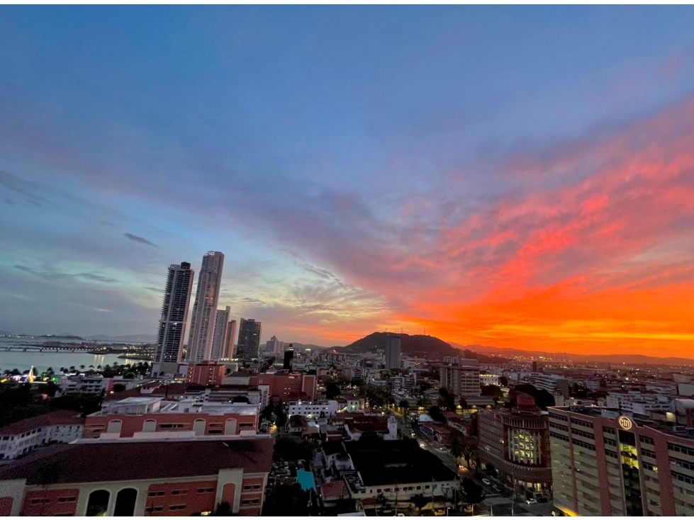 VENDO APARTAMENTO CON ALUSINANTES VISTAS A LA CINTA COSTERA $324000!!! — foto 3