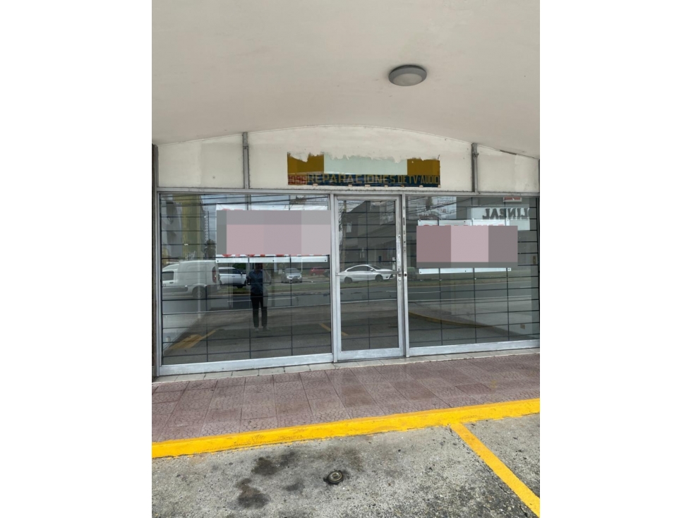 ALQUILO LOCAL COMERCIAL EN AV RAMON ARIAS $1800!!! - 1