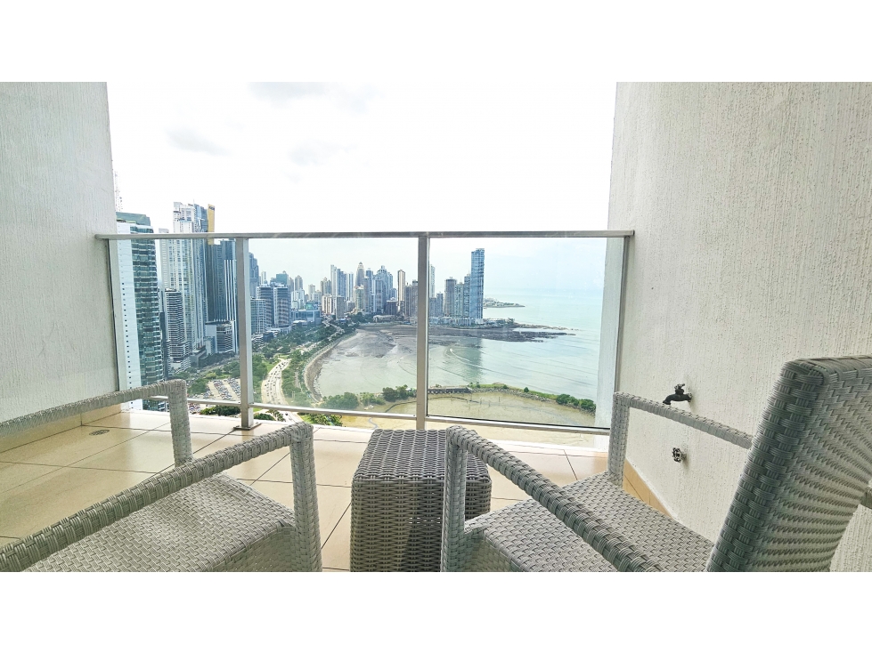 SE ALQUILA APARTAMENTO EN AV. BALBOA