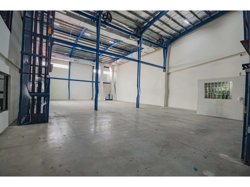 Se Vende OfiBodega en Costa Del Este — foto 2