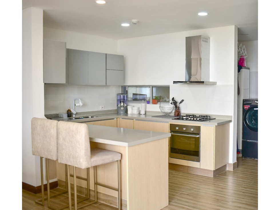SE VENDE APARTAMENTO EN LA CASTELLANA — foto 6
