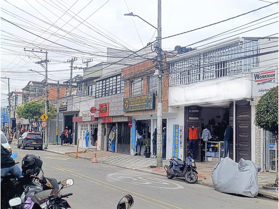 CASA EN CALLE COMERCIAL EN MILENTA (PROPICIA PARA COMERCIO/FABRICA)