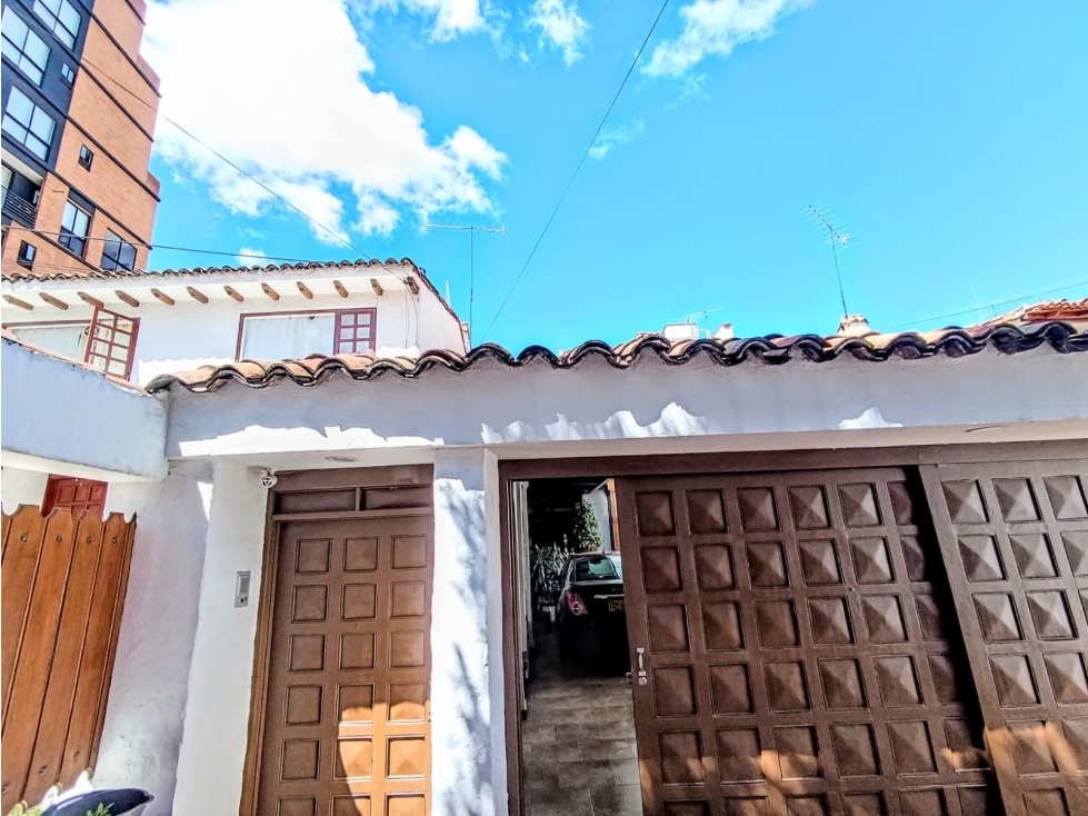 CASA EN SANTA BÁRBARA PARA PROYECTO INMOBILIARIO O FAMILIA