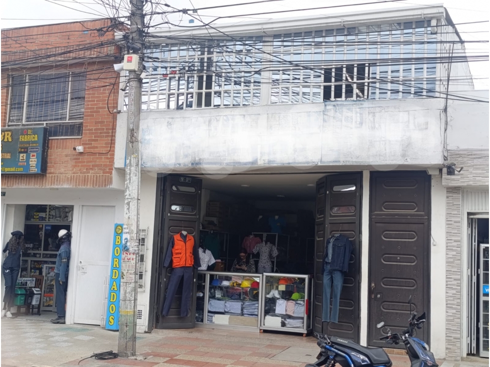 CASA EN CALLE COMERCIAL EN MILENTA (PROPICIA PARA COMERCIO/FABRICA) — foto 2