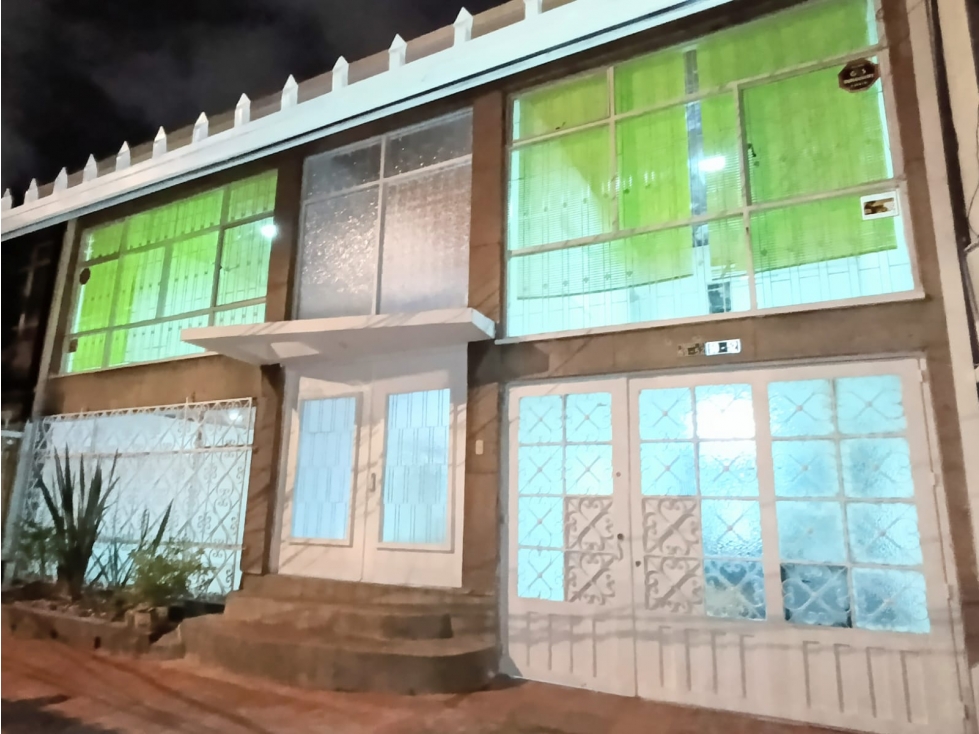 ARRENDAMOS CASA SECTOR DE GALERÍAS EN EXCELENTE ESTADO — foto 3
