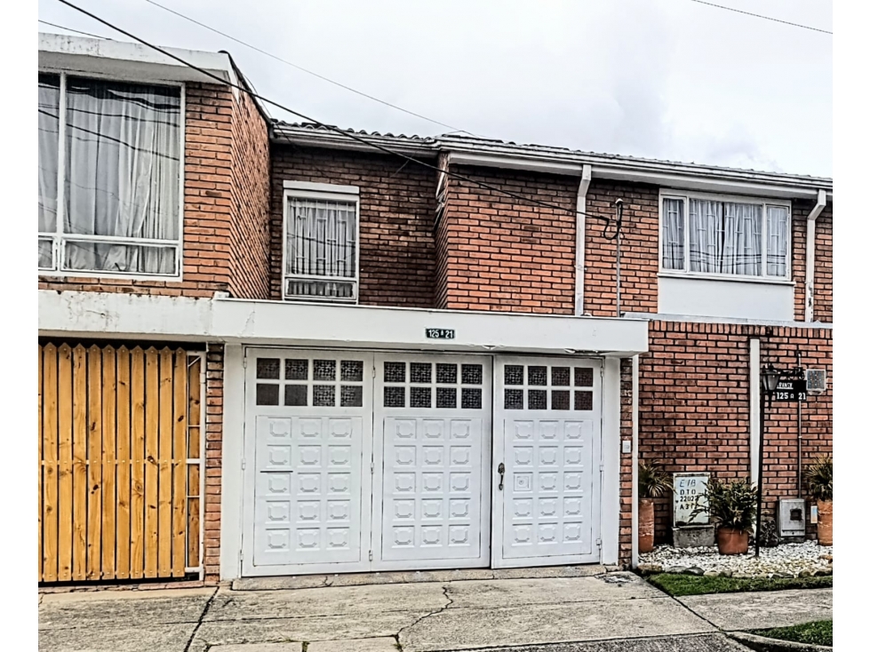 CASA NIZA CORDOBA- EXCELENTE ESTADO