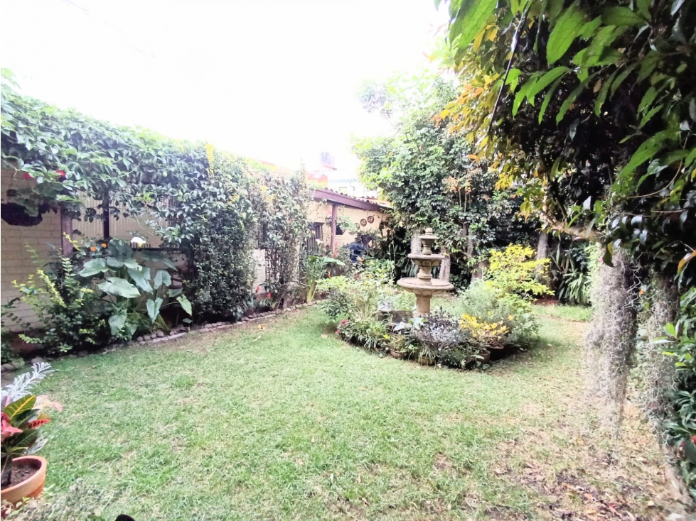 PRECIOSA CASA EN PONTEVEDRA- CON ZONA VERDE INTERIOR AMPLIA — foto 4