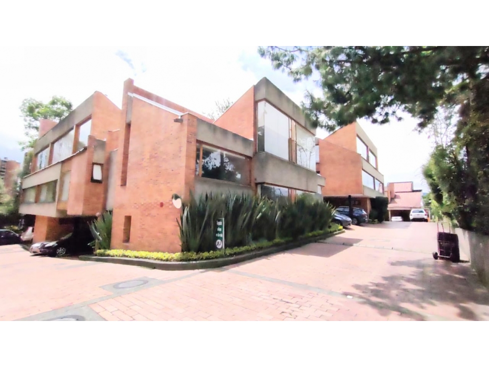 GRATAMIRA- HERMOSA CASA