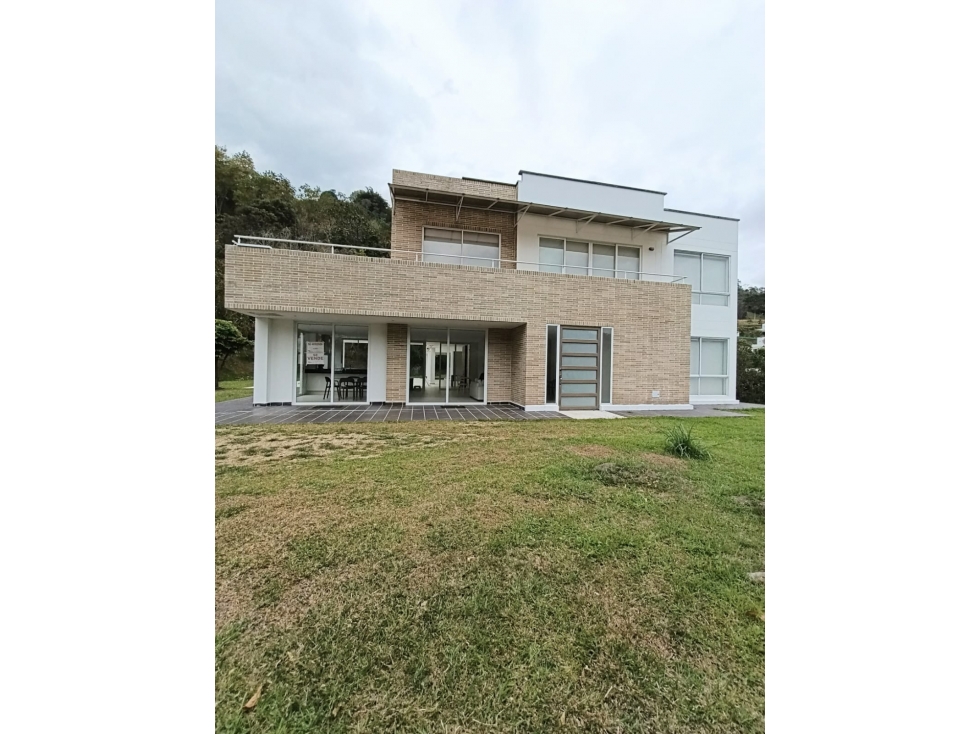CASA CAMPESTRE EN LA VEGA- PRECIOSA EN CONJUNTO CERRADO — foto 3