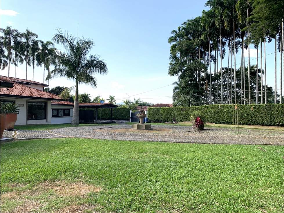 SE VENDE ESPECTACULAR CASA CAMPESTRE CERCA AL CLUB CAMPESTRE — foto 6