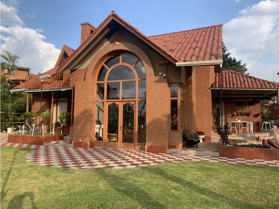 SE VENDE CASA CAMPESTRE EN LA VÍA ARMENIA-PEREIRA - 1