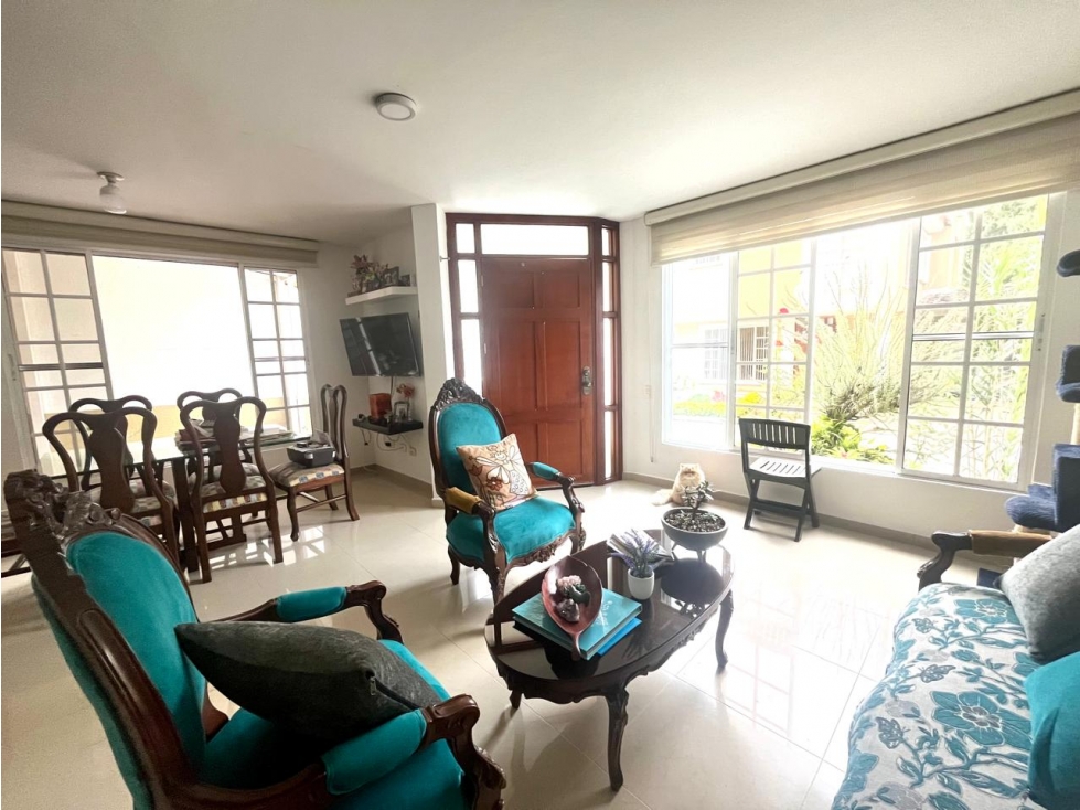 SE VENDE CASA EN EL SECTOR DE COINCA