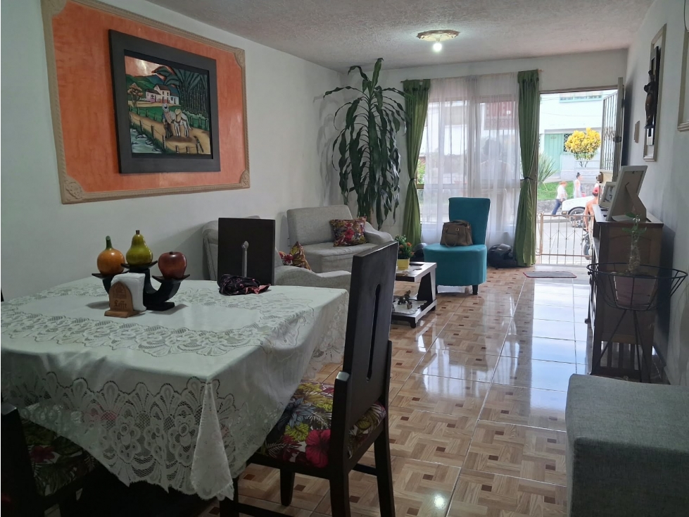SE VENDE CASA CON LOCAL COMERCIAL AL SUR DE ARMENIA — foto 2