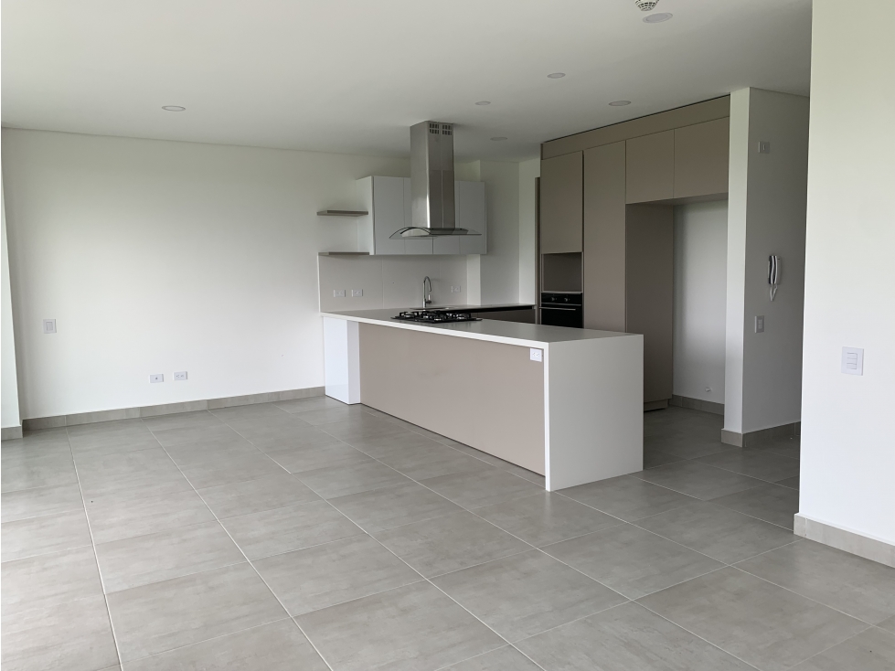 SE VENDE ESPECTACULAR APARTAMENTO CERCA AL CAIMO COCORA REAL
