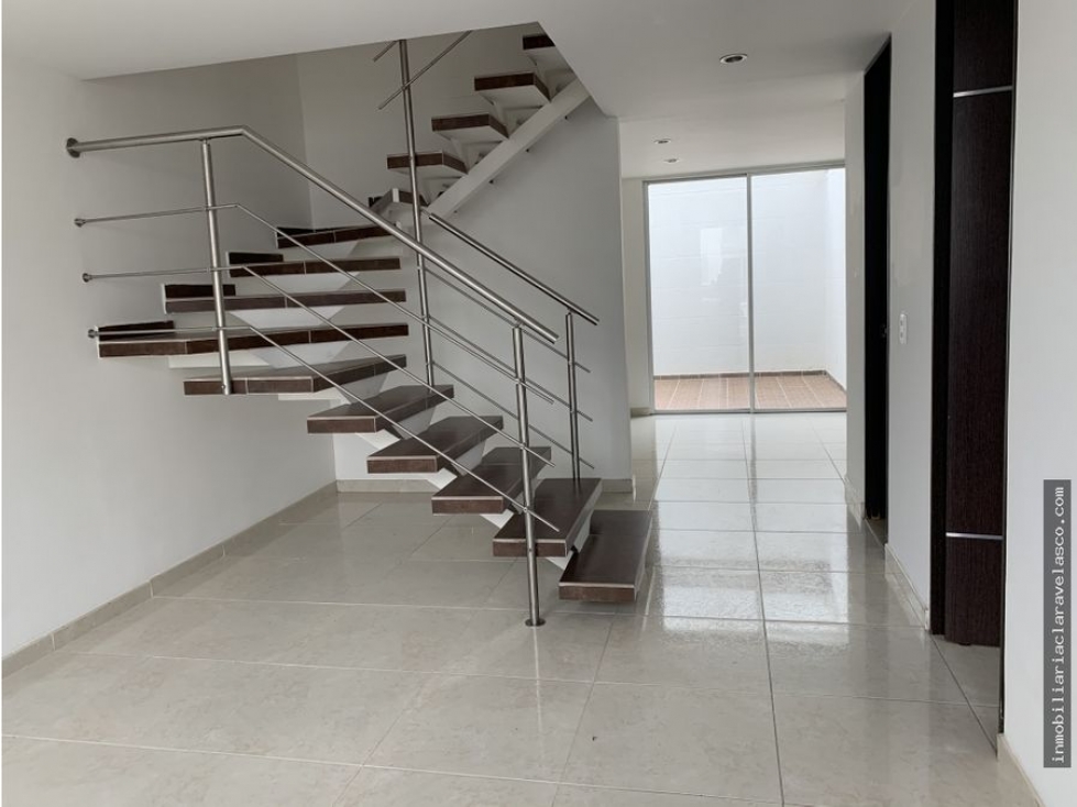SE VENDE CASA EN LA AVENIDA CENTENARIO — foto 2
