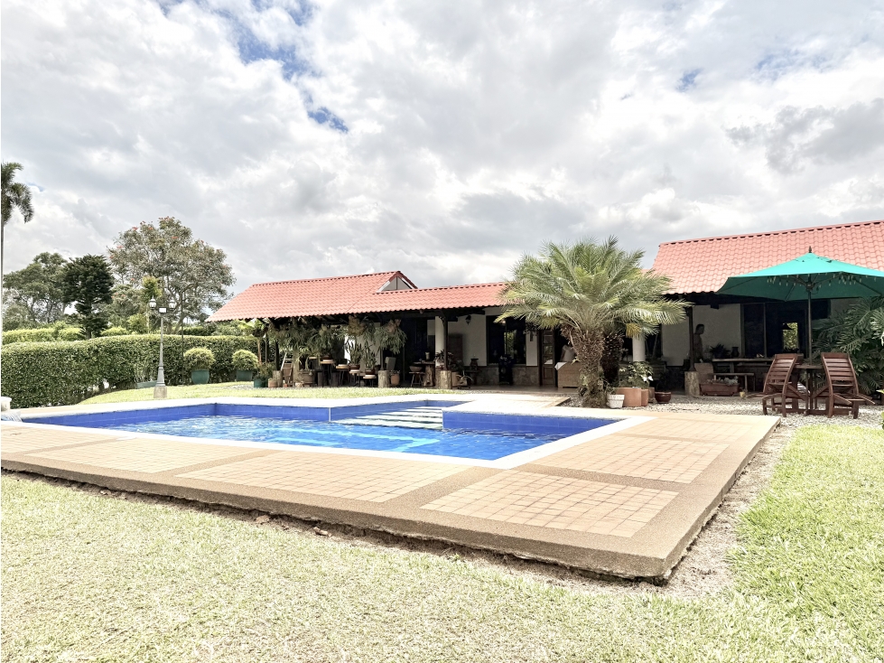 SE VENDE CASA CAMPESTRE CERCA AL AEROPUERTO — foto 2