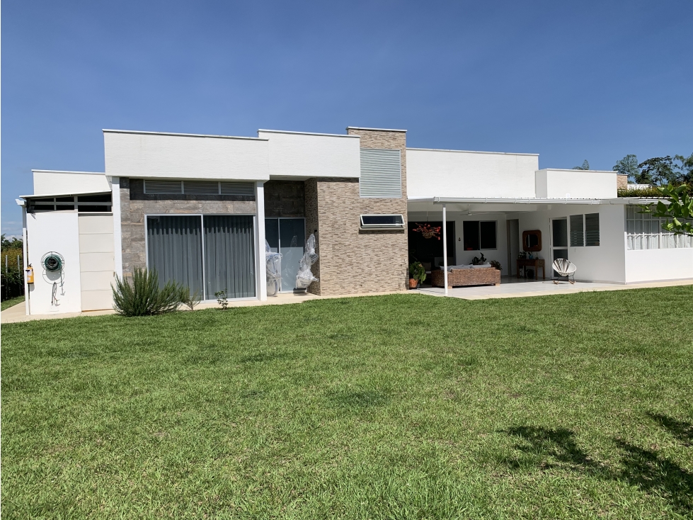 SE VENDE CASA CAMPESTRE CERCA AL CLUB CAMPESTRE — foto 2