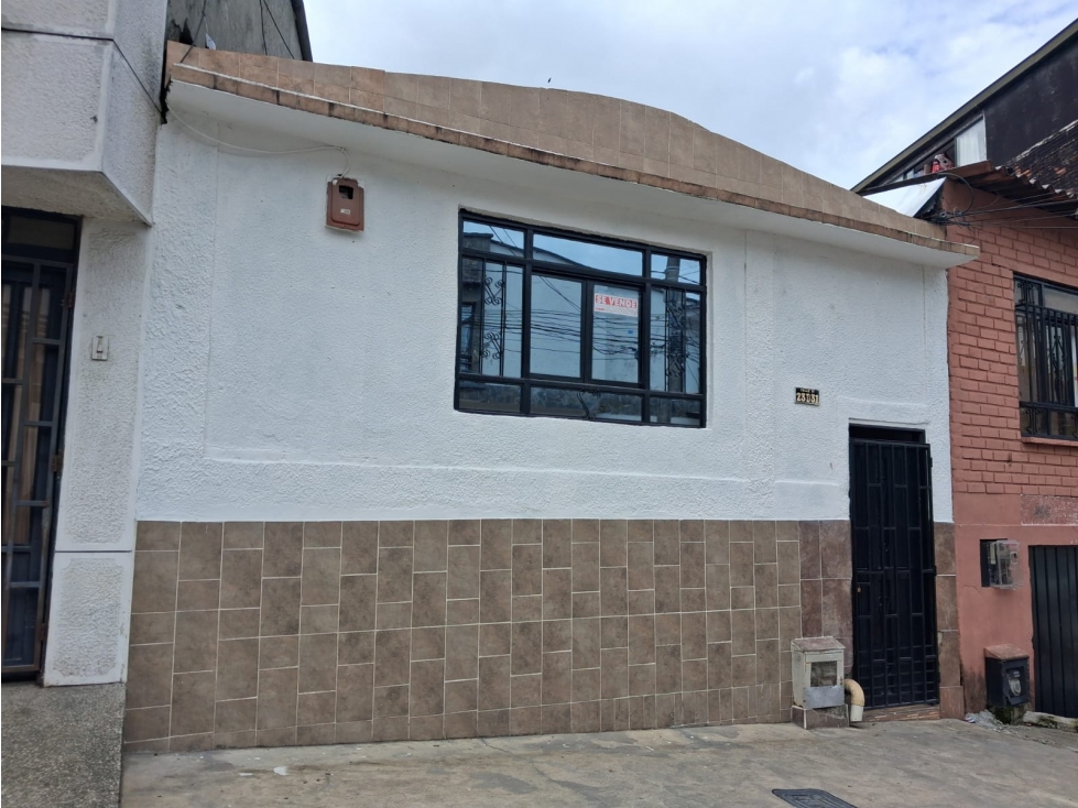 SE VENDE CASA EN EL GRANADA