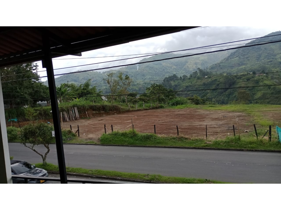 SE VENDE LOTE EN LA AVENIDA CENTENARIO — foto 6