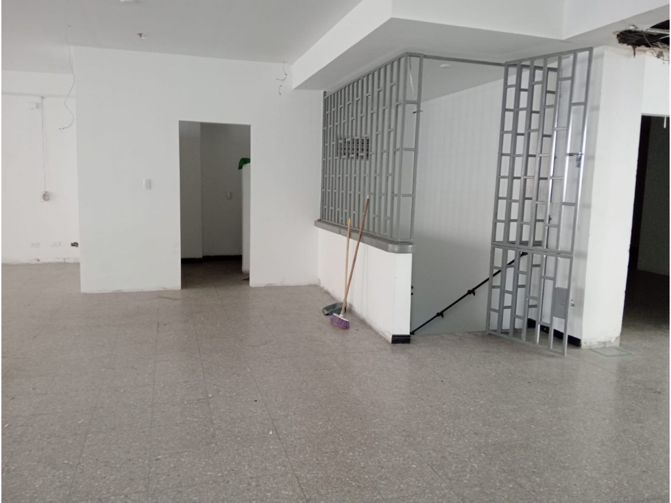 SE ARRIENDA LOCAL EN EL CENTRO DE ARMENIA — foto 4