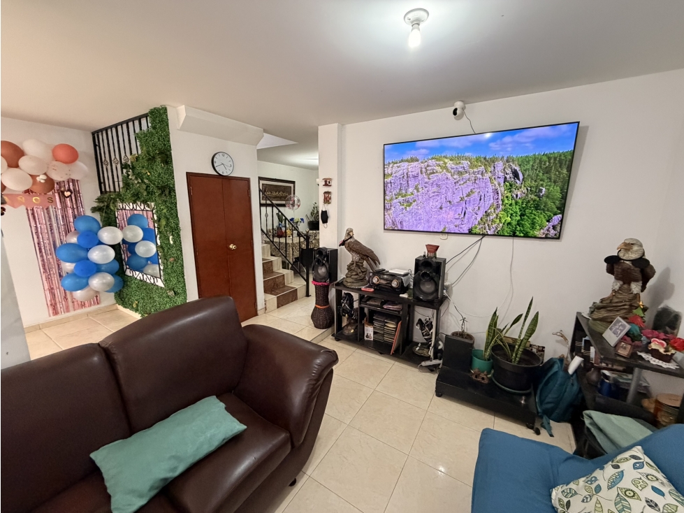 Amplia Casa Unifamiliar en venta Barrio Alicante, Mosquera — foto 4