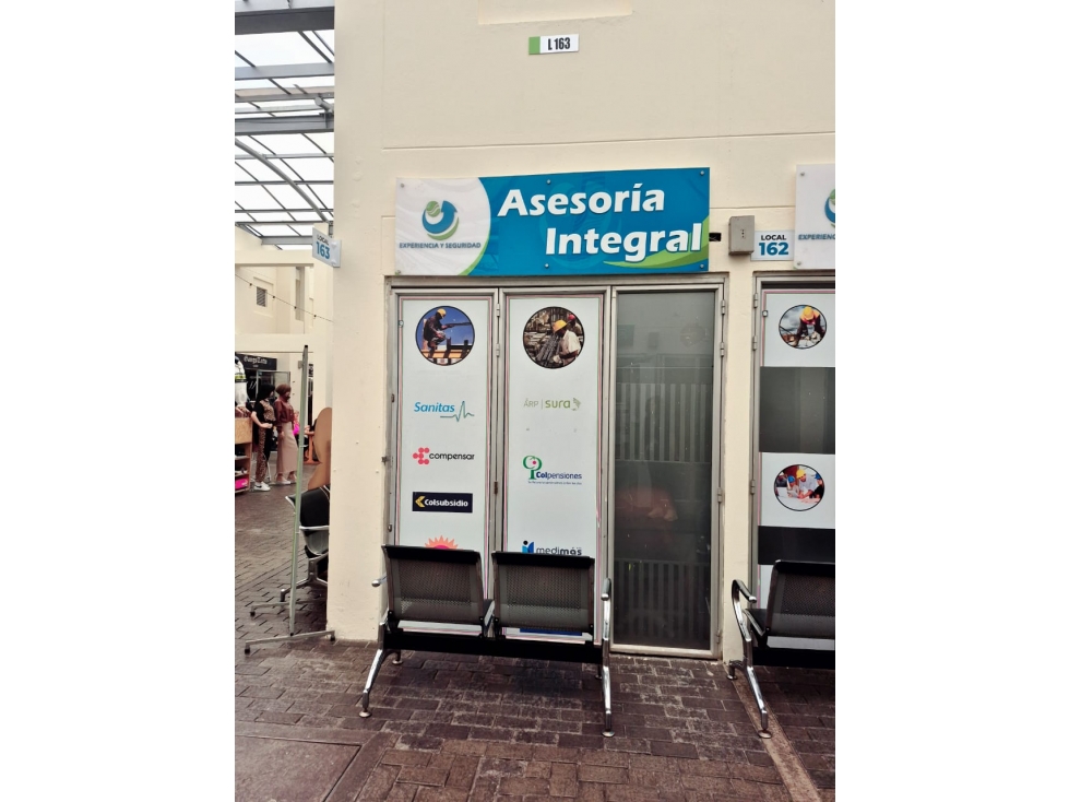 Venta de 2 locales en el centro comercial Fiesta Suba - Bogotá — foto 6