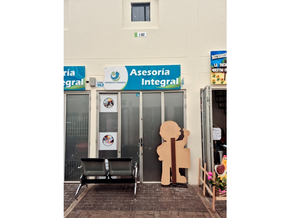 Venta de 2 locales en el centro comercial Fiesta Suba - Bogotá — foto 4