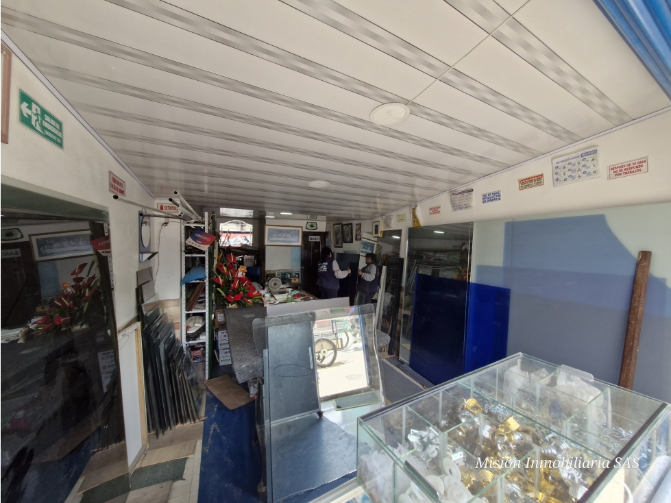 CASA LOTE CON LOCALES COMERCIALES EN VENTA, FUNZA BARRIO MEXICO - 5