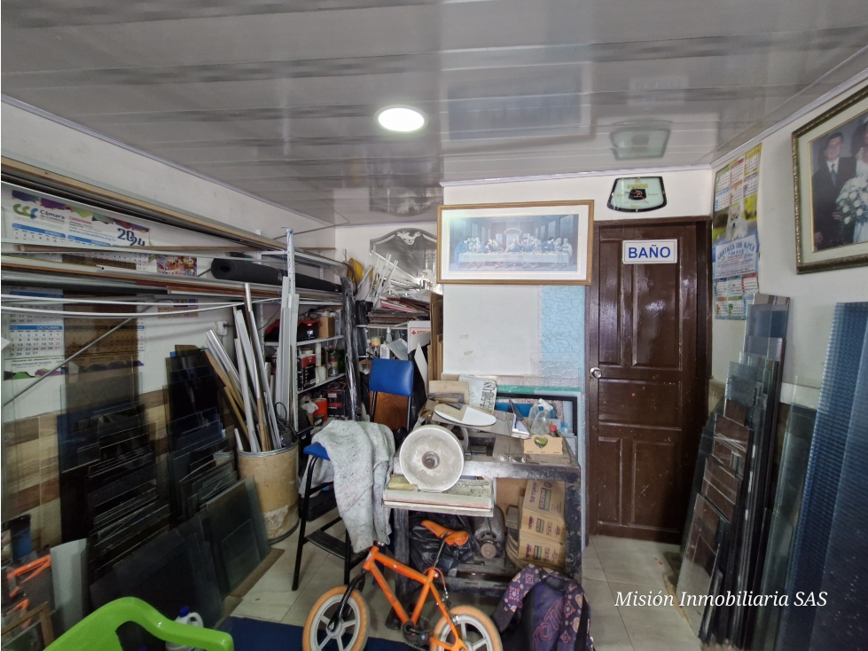 CASA LOTE CON LOCALES COMERCIALES EN VENTA, FUNZA BARRIO MEXICO - 6