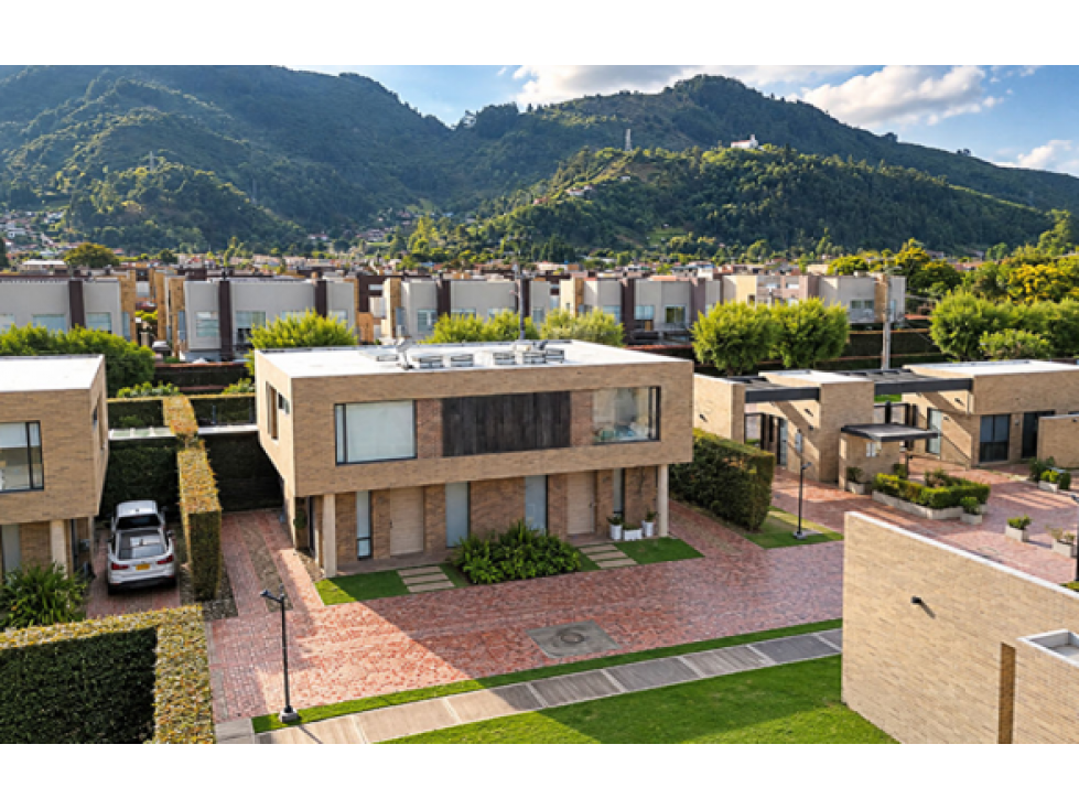 HERMOSA CASA EN VENTA CHÍA VD FONQUETÁ
