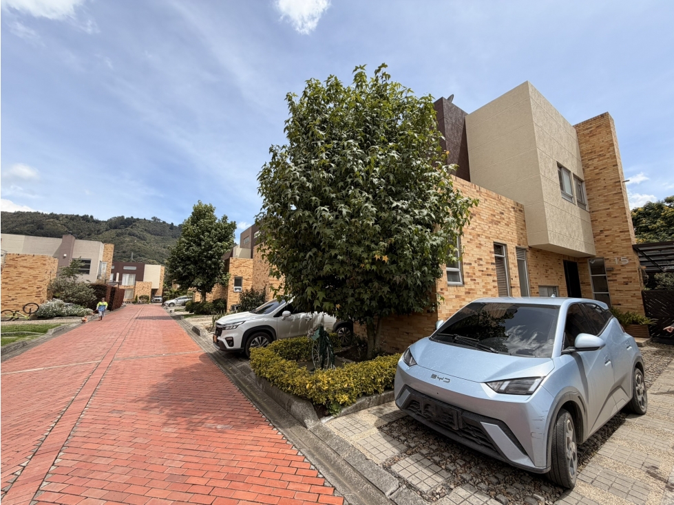 HERMOSA CASA EN VENTA CHÍA VENTTO RESERVADO