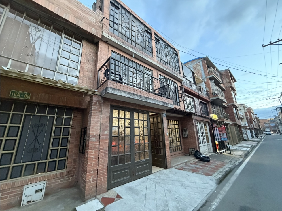 Amplia Casa Unifamiliar en venta Barrio Alicante, Mosquera — foto 2