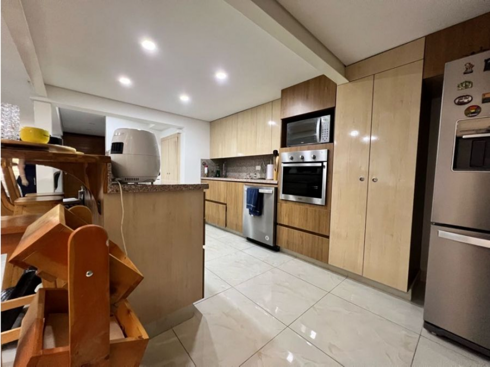 *VENTA DE CASA UNIFAMILIAR DE 3 NIVELES EN BELÉN LA MOTA, MEDELLÍN — foto 2