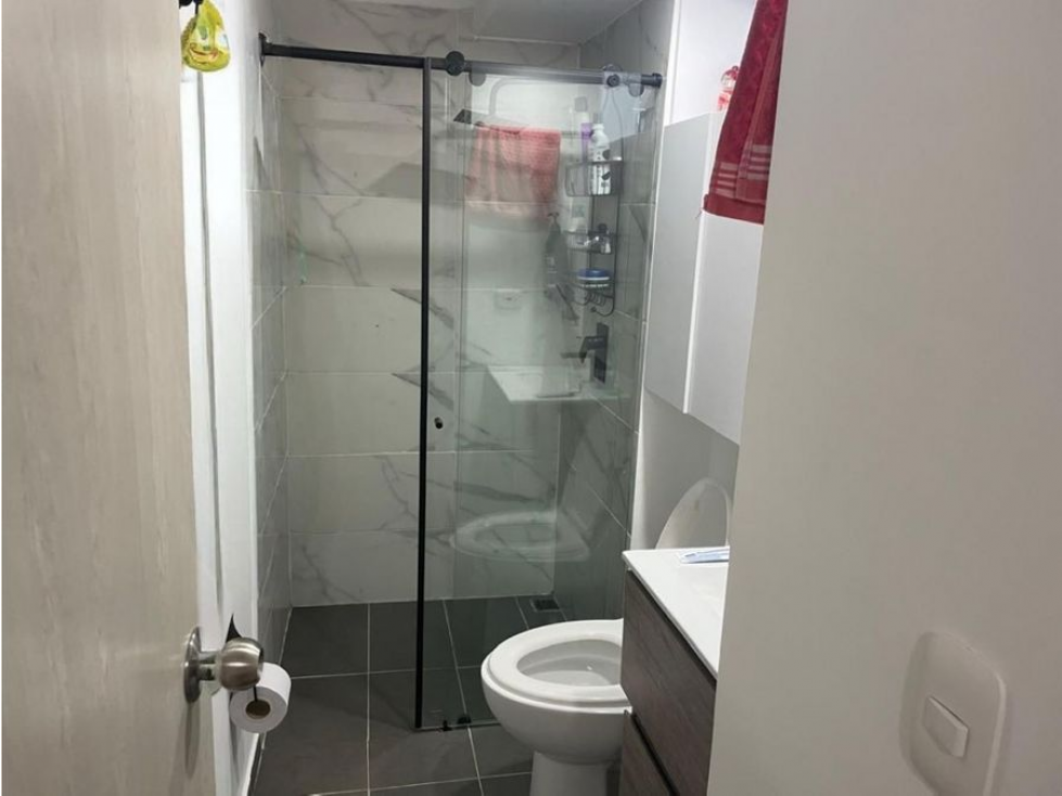 *VENTA DE APARTAMENTO EN LOMA DE LOS BERNAL, MEDELLÍN — foto 6
