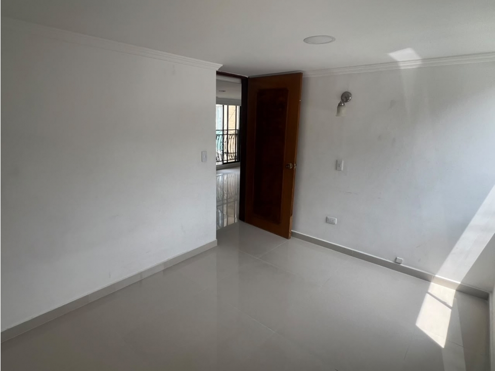 *VENTA DE APARTAMENTO EN LA ALDEA, BELLO — foto 3