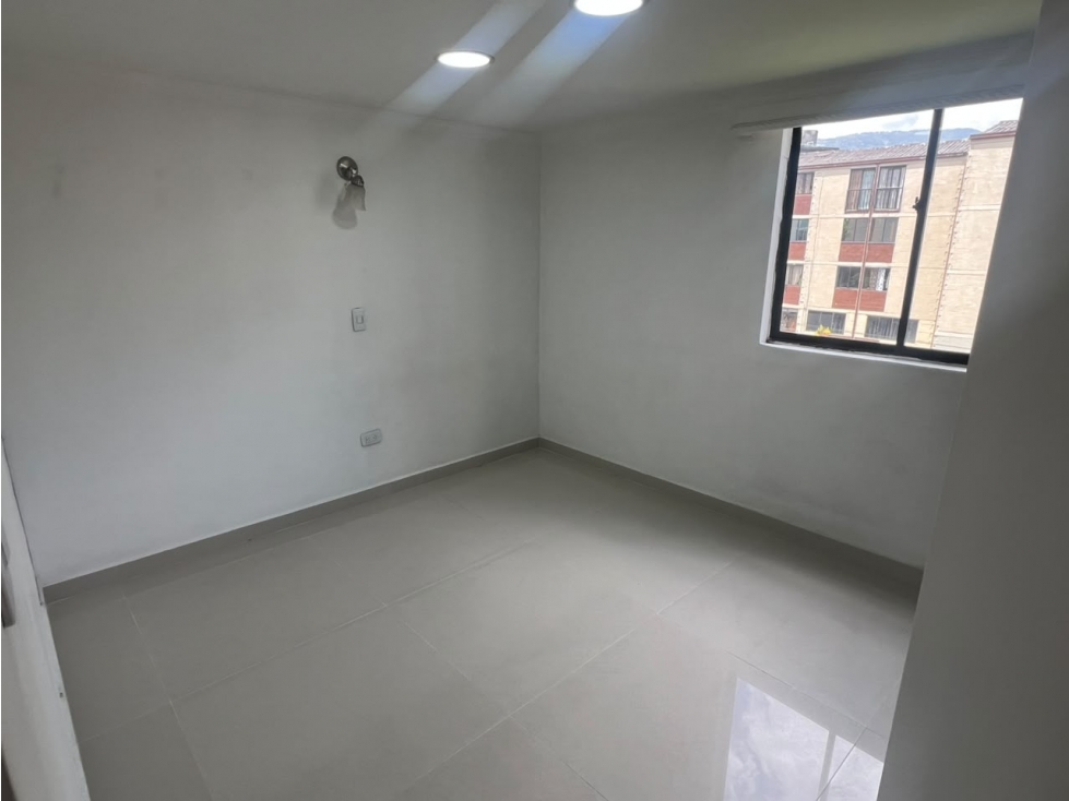 *VENTA DE APARTAMENTO EN LA ALDEA, BELLO — foto 4