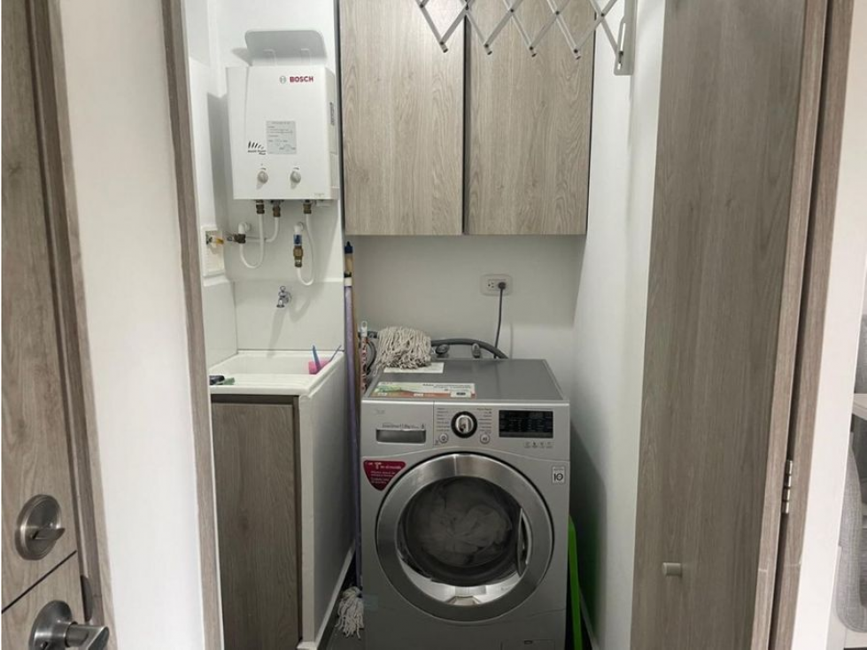 *VENTA DE APARTAMENTO EN LOMA DE LOS BERNAL, MEDELLÍN — foto 4