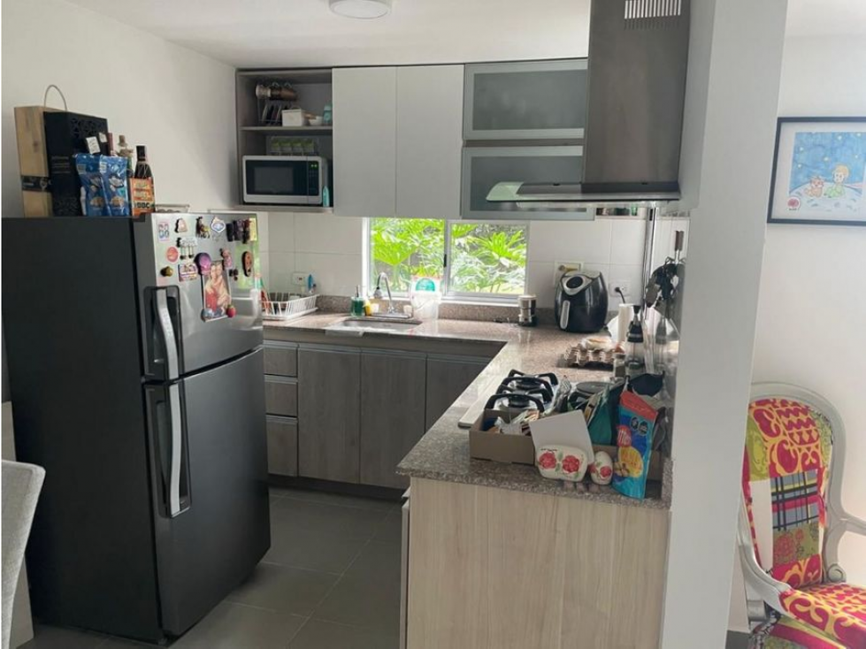 *VENTA DE APARTAMENTO EN LOMA DE LOS BERNAL, MEDELLÍN — foto 3