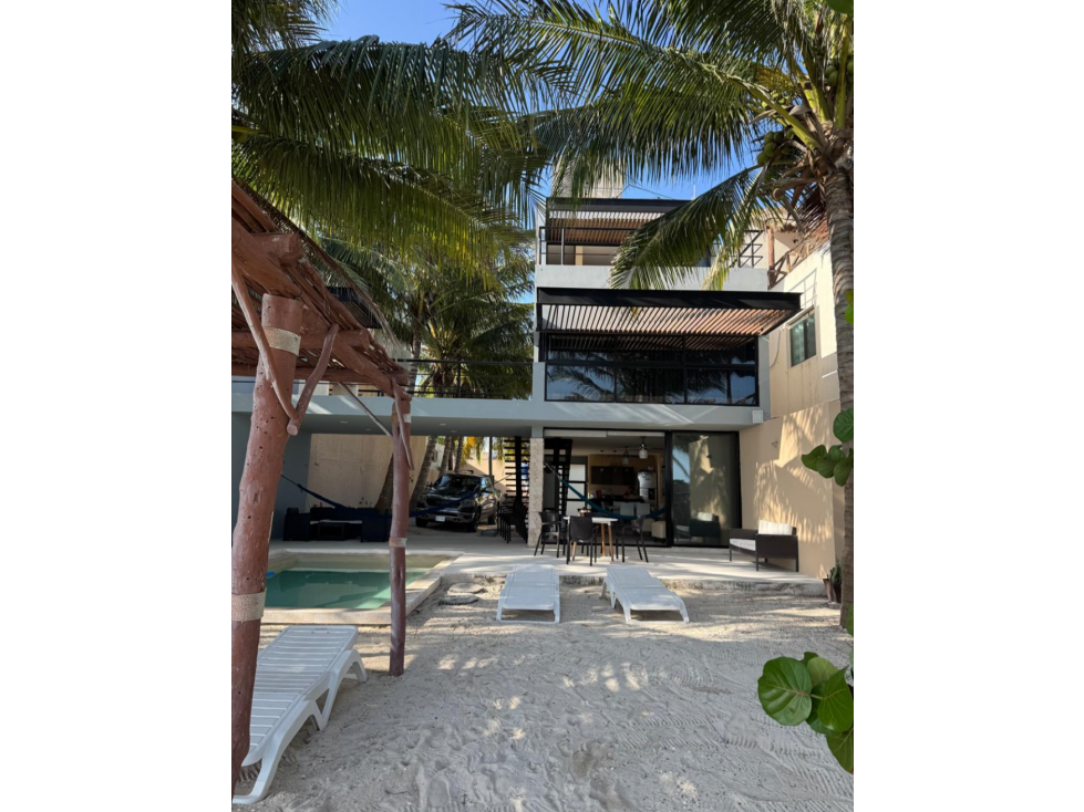 VENTA/RENTA DE HERMOSA CASA FRENTE AL MAR EN TELCHAC PUERTO - 2