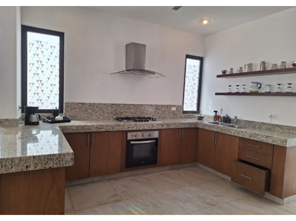 RENTA DE HERMOSA CASA EN SAN DIEGO CUTZ CONKAL — foto 3