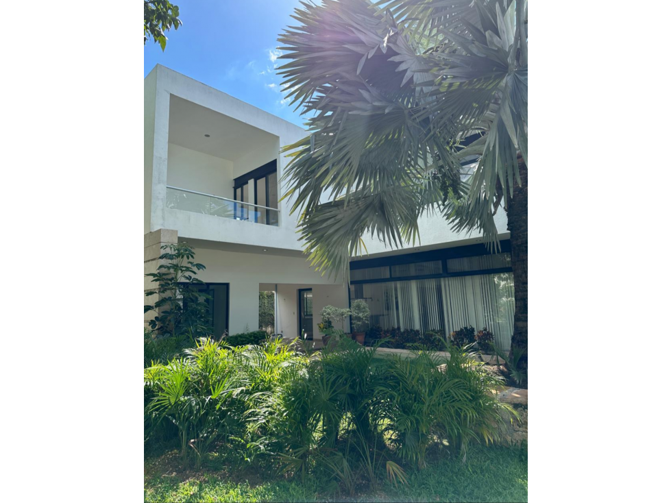 AMPLIA RESIDENCIA EN YUCATAN COUNTRY CLUB — foto 2